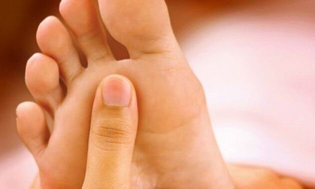 mycose des orteils sur les ongles et les pieds