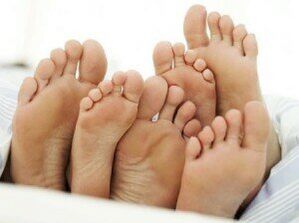 pieds sains après traitement fongique entre les orteils